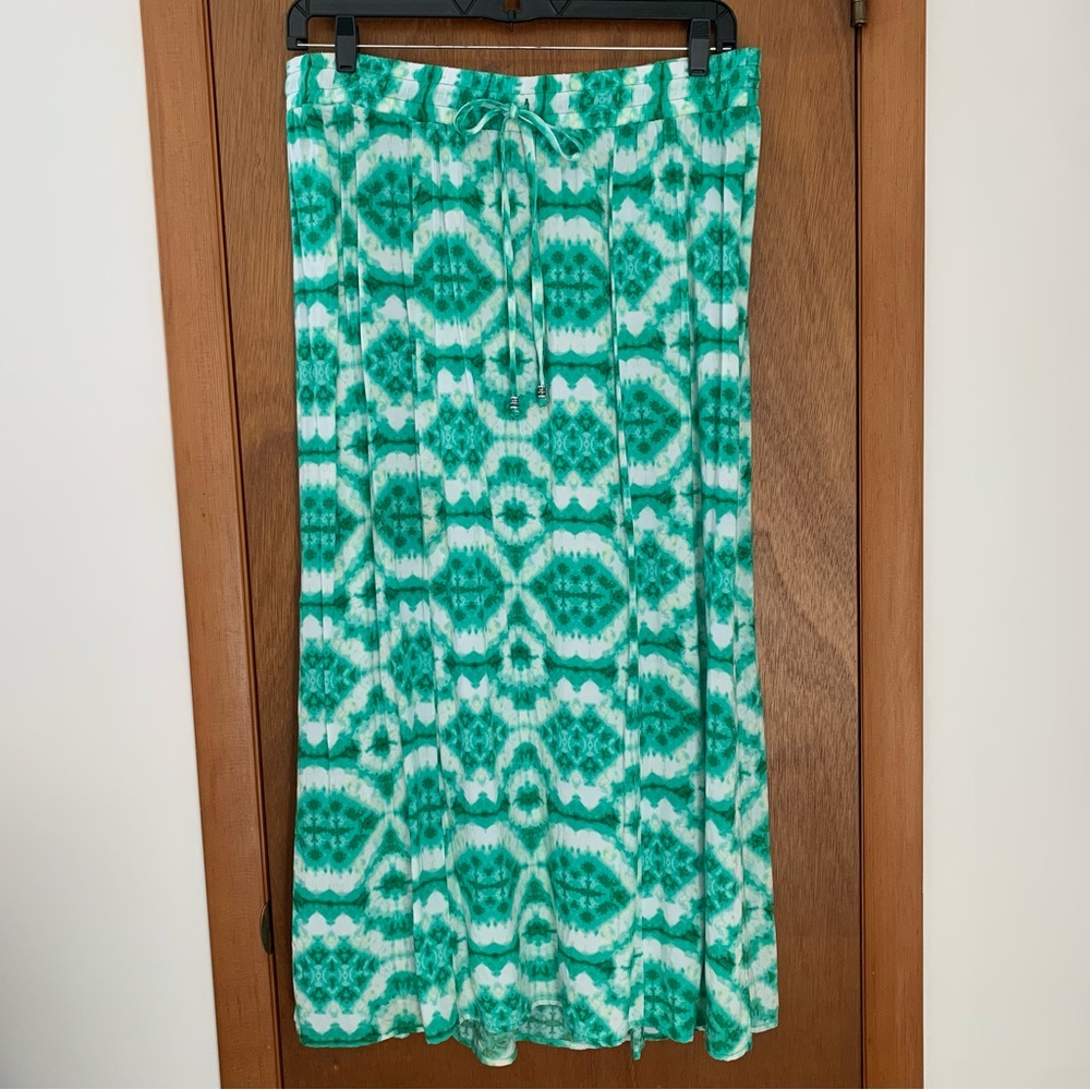 Women’s 1X AGB WOMAN Green Tie Dye Print Pull On Maxi Skirt Side Slits Rayon EXC